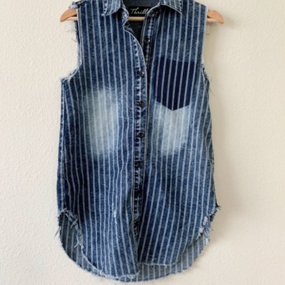 Thrill Striped Sleeveless Shirt With Fringed Edges - Picture 1 of 3